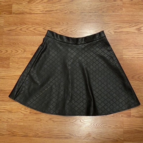 Black Faux Leather A-Line Mini Skater Skirt Size M - Picture 1 of 6